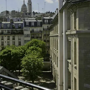 Le Montclair Montmartre By River , Paryż Francja